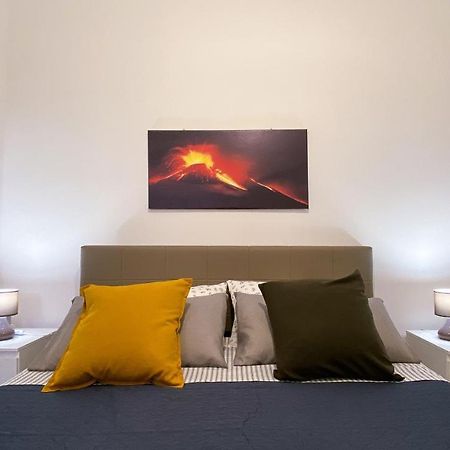 Miracle Apartment Catania Bagian luar foto