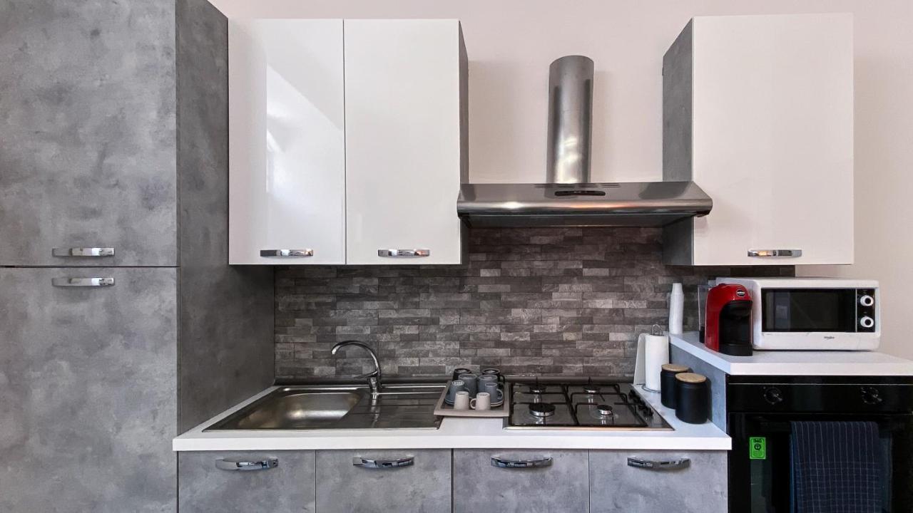 Miracle Apartment Catania Bagian luar foto