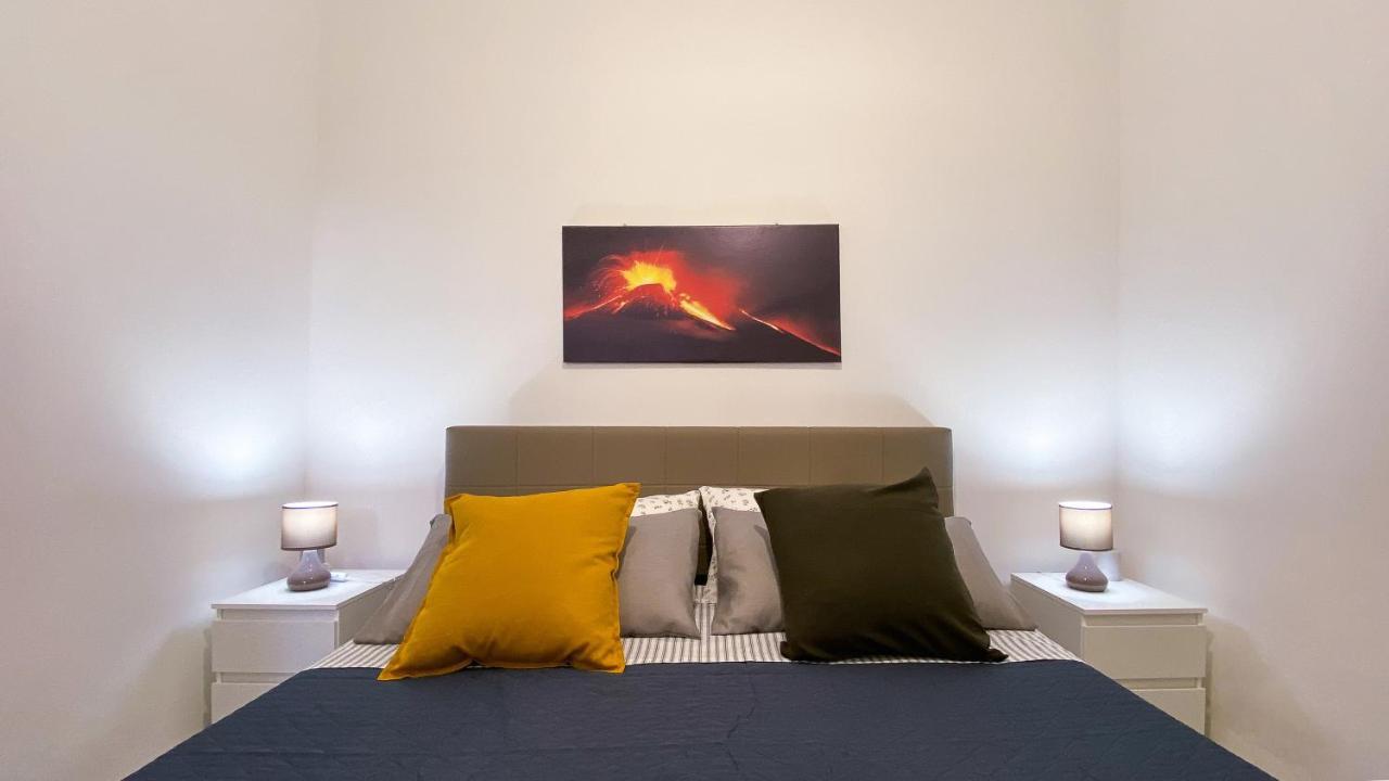 Miracle Apartment Catania Bagian luar foto